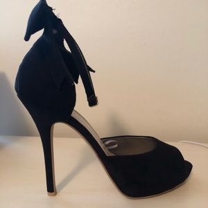 Black peep toe heels